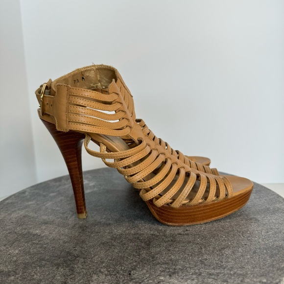 Stuart Weitzman Beige Leather Heels Sandals Stiletto 7.5 - Picture 5 of 11